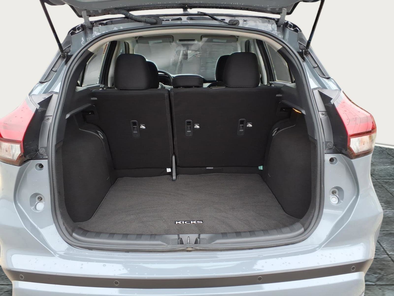 Certified 2023 Nissan Kicks SV image 15