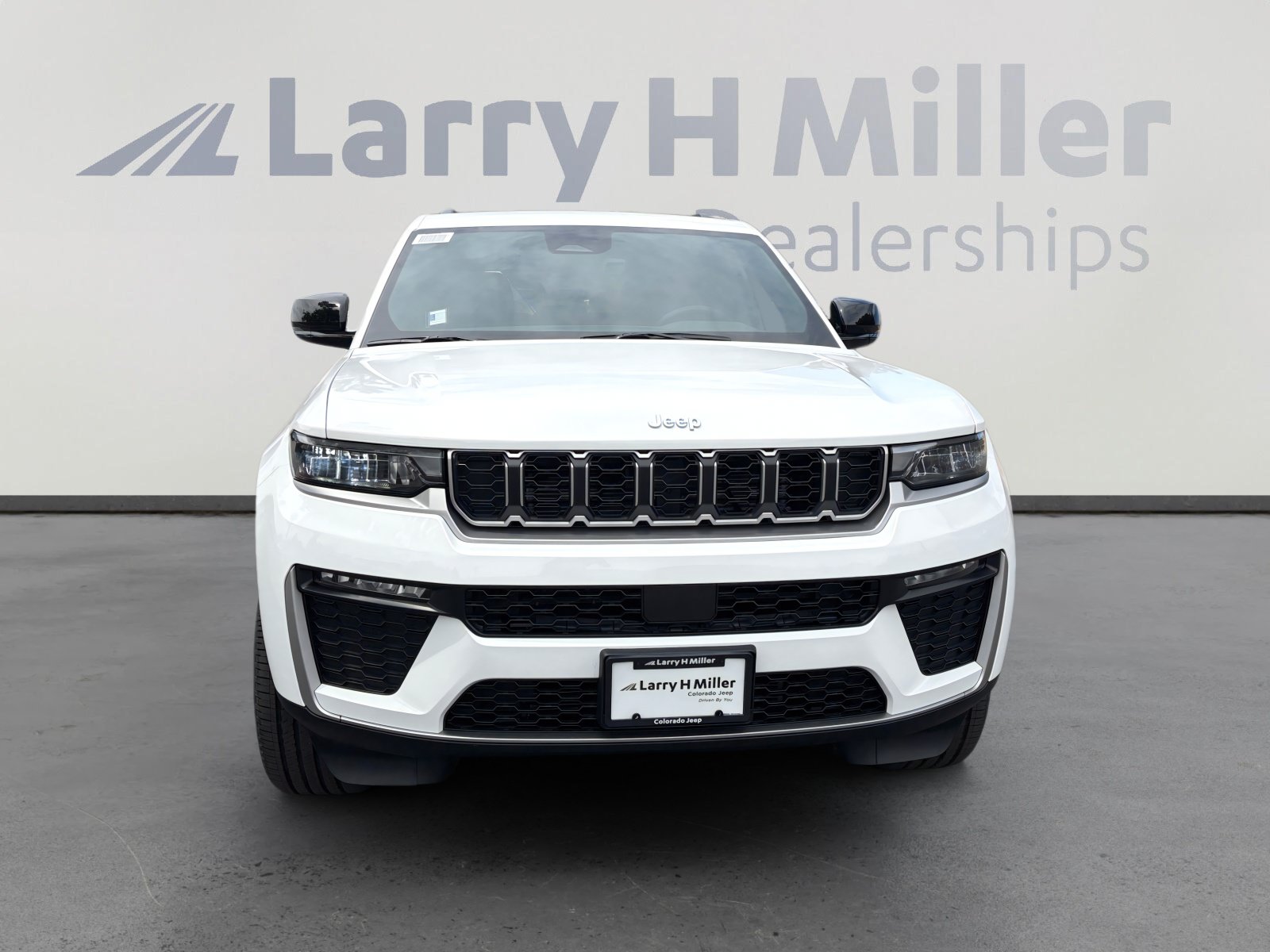 New 2026 Jeep Grand Cherokee Limited w/ Trailer Tow Package AWD/4WD image 8