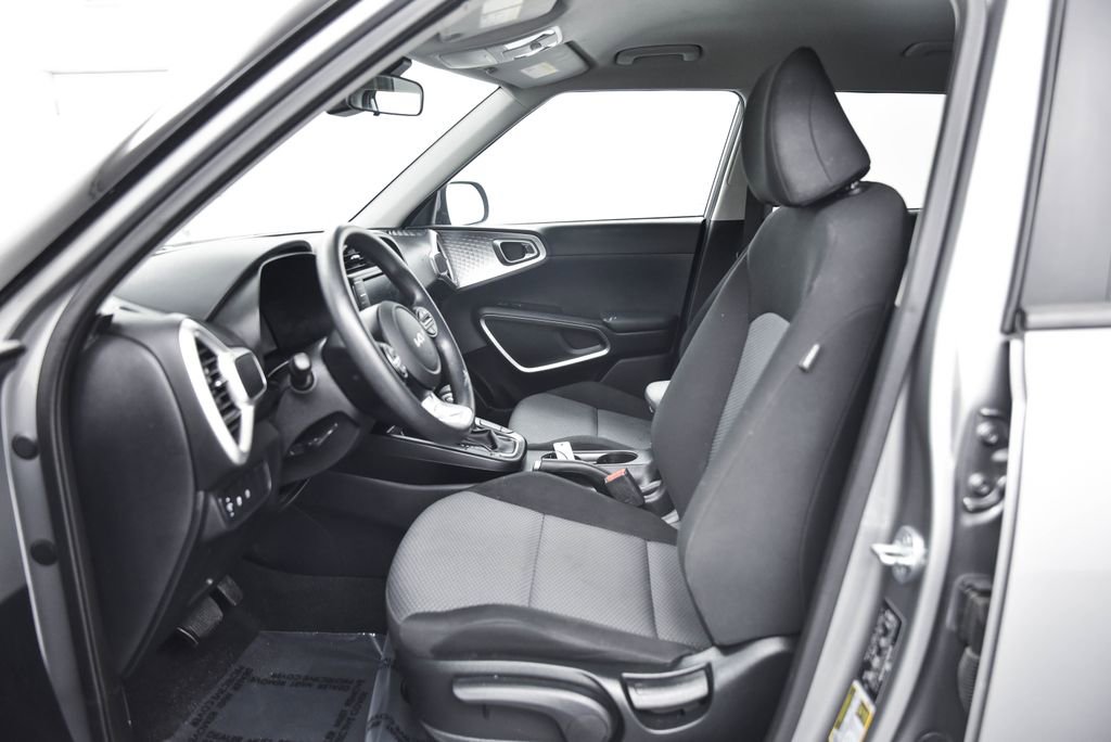 Used 2023 Kia Soul LX w/ Option Group 015 image 9