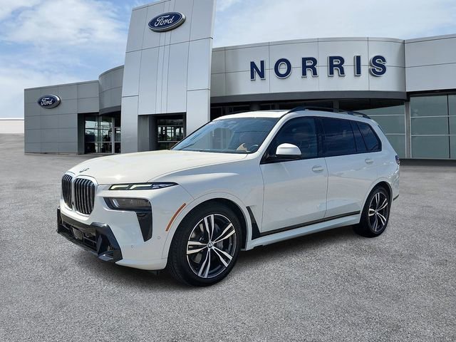 Used 2023 BMW X7 xDrive40i image 2