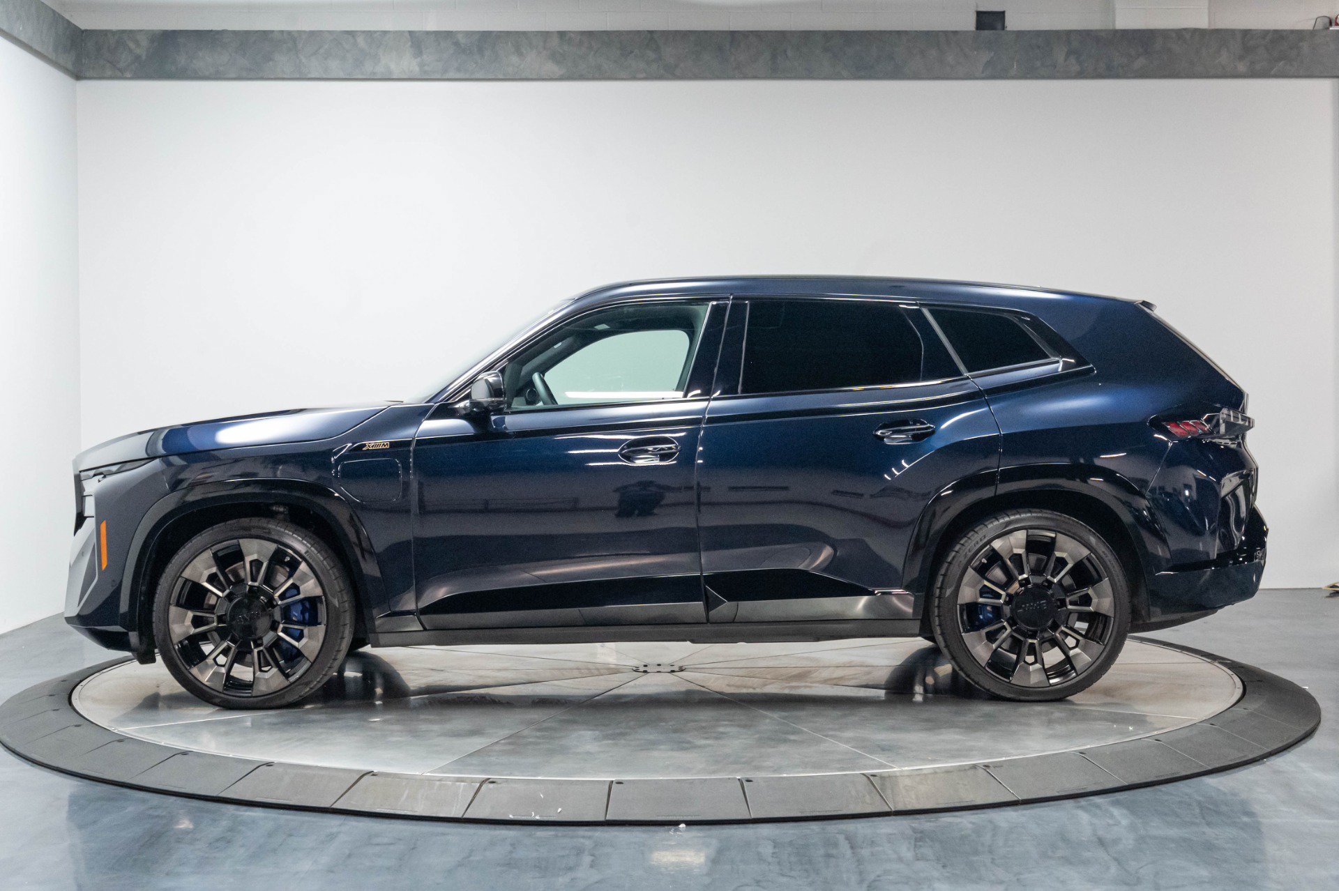 Used 2023 BMW XM AWD/4WD image 15