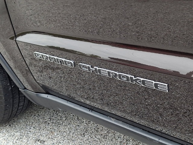 Used 2017 Jeep Grand Cherokee Limited AWD/4WD image 29