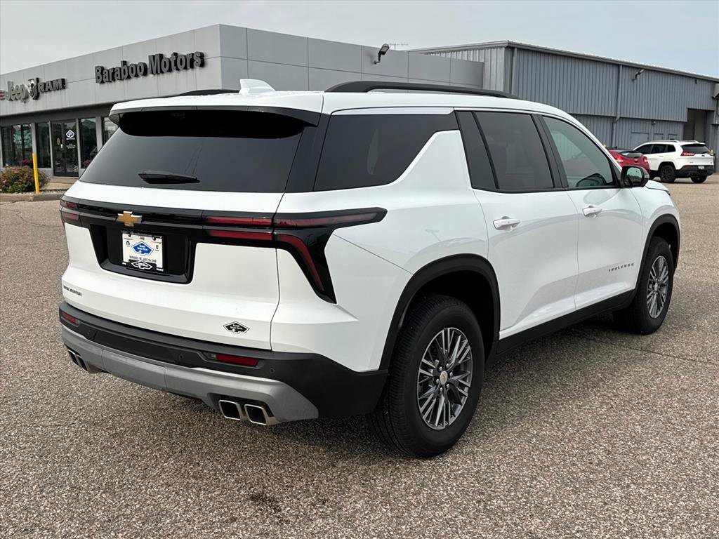 Used 2026 Chevrolet Traverse LT w/ Driver Confidence Package FWD image 4