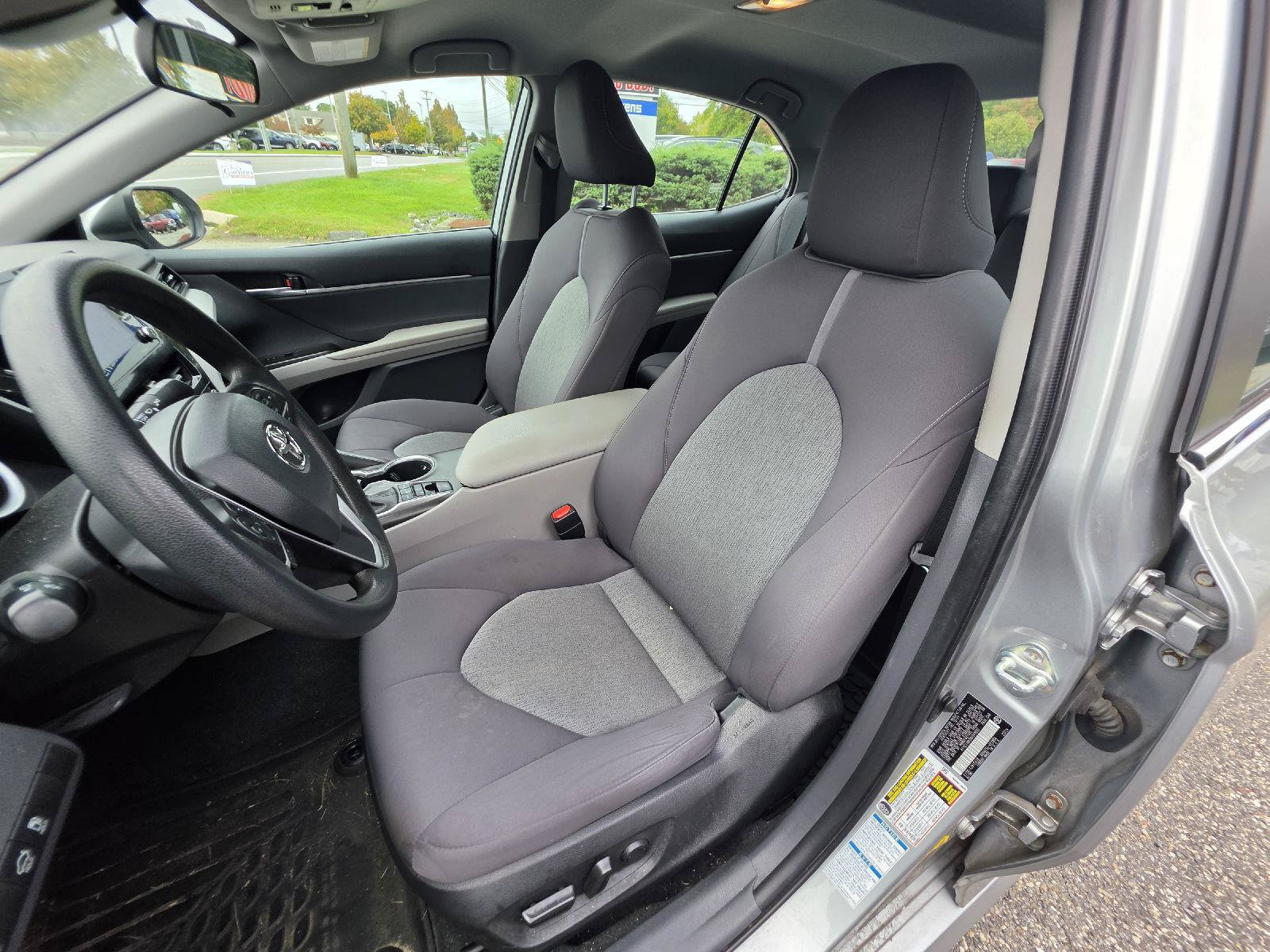 Used 2022 Toyota Camry LE AWD/4WD image 12