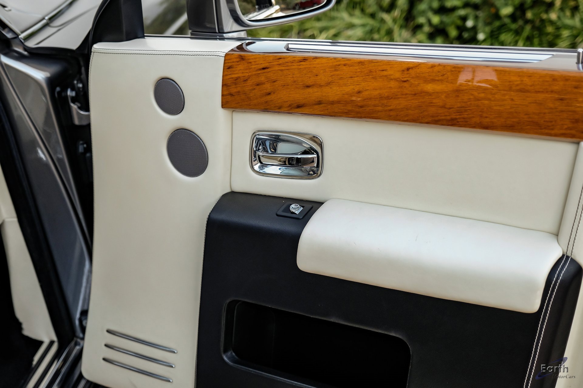 Used 2014 Rolls-Royce Phantom Sedan image 82