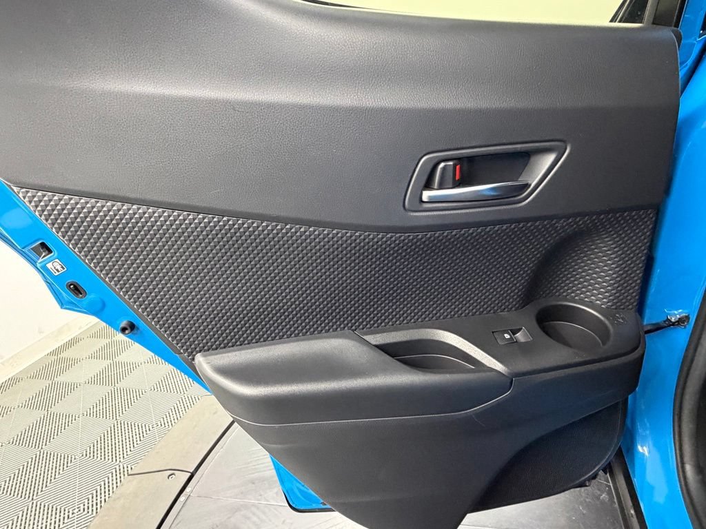 Used 2019 Toyota C-HR XLE FWD image 37