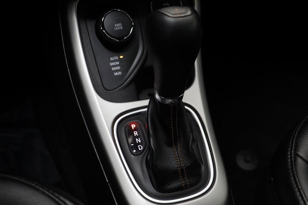 Used 2018 Jeep Compass Latitude w/ Popular Equipment Group image 11