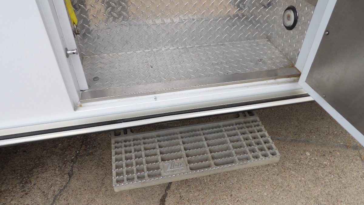 Used 2013 Ford F450 XLT w/ Ambulance Preparation Pkg RWD image 39