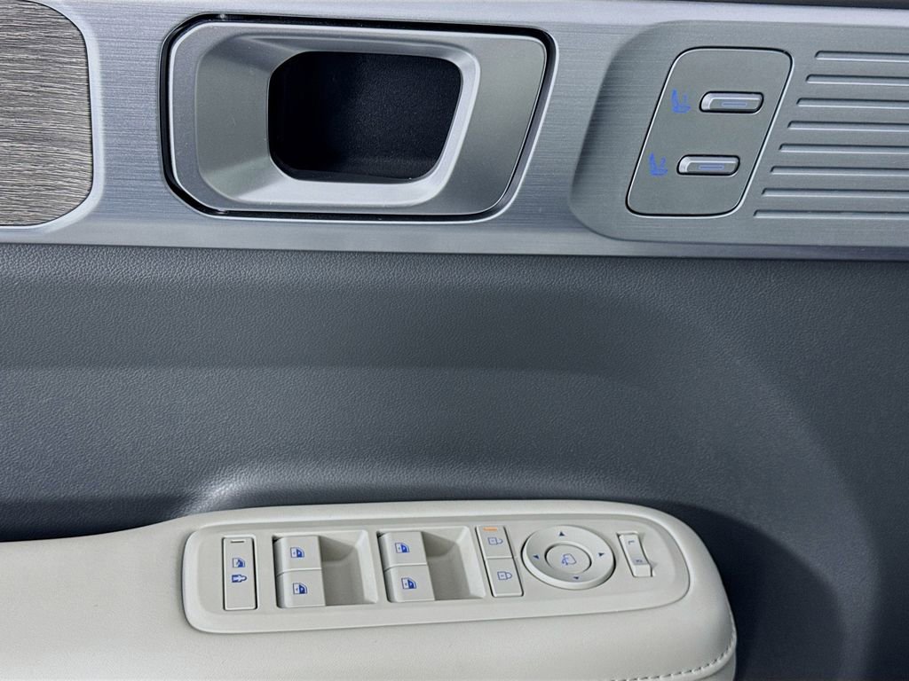 Used 2025 Hyundai Santa Fe Calligraphy image 22