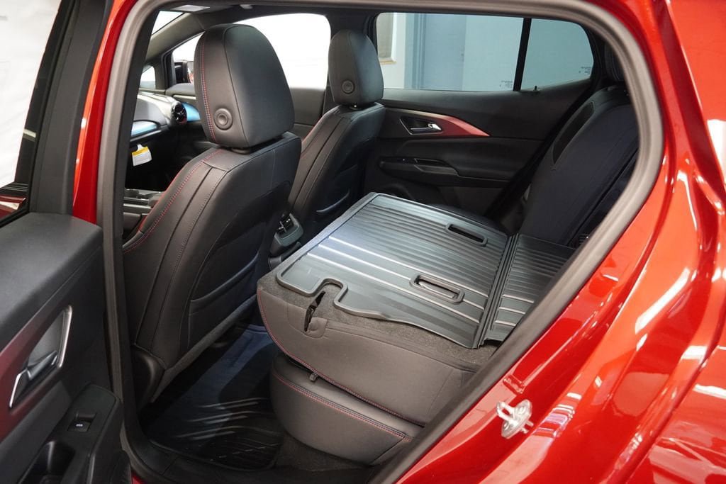 New 2025 Chevrolet Equinox EV RS w/ Active Safety Package 3 FWD image 42