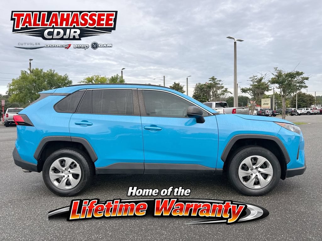 Used 2021 Toyota RAV4 LE FWD image 2