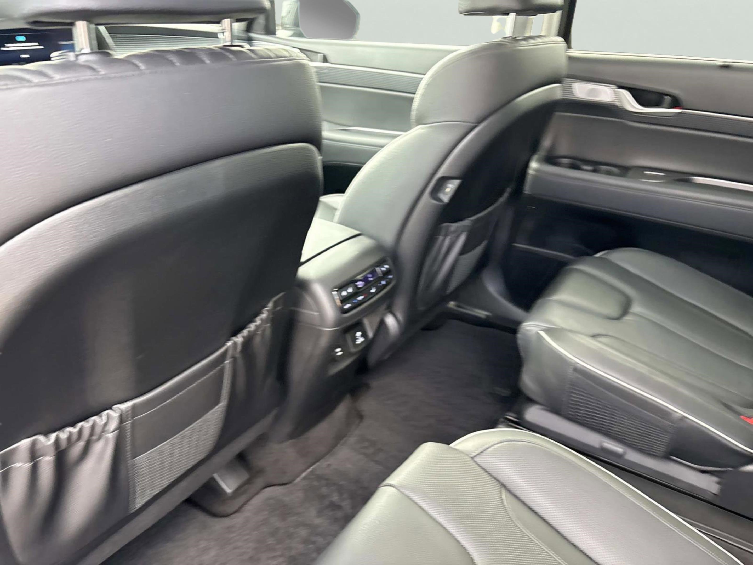 Used 2024 Hyundai Palisade Limited image 17