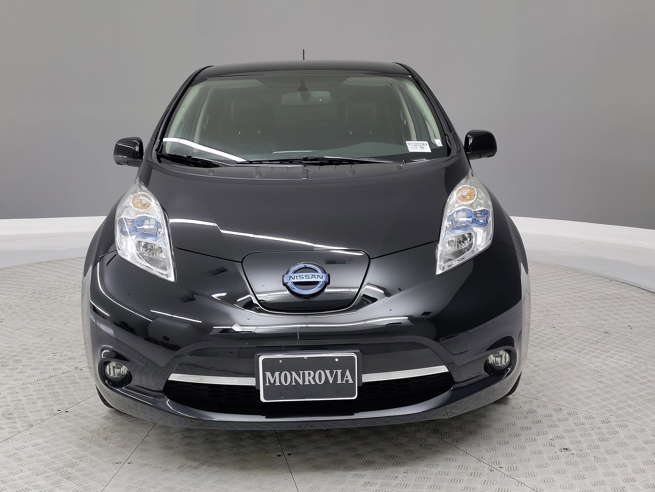 Used 2015 Nissan Leaf SL w/ Premium Package image 2