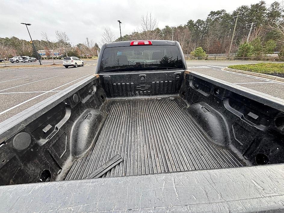 Used 2018 Chevrolet Silverado 1500 LT w/ All Star Edition image 9
