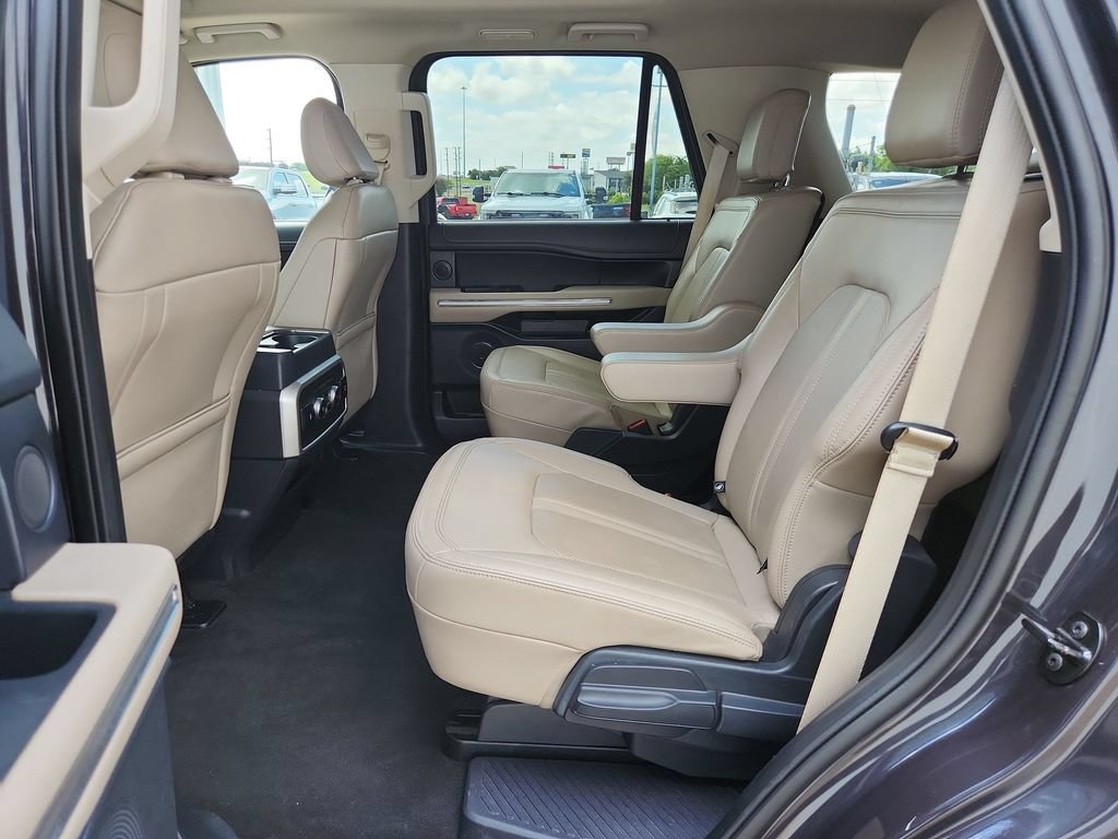 Used 2024 Ford Expedition Limited RWD image 15