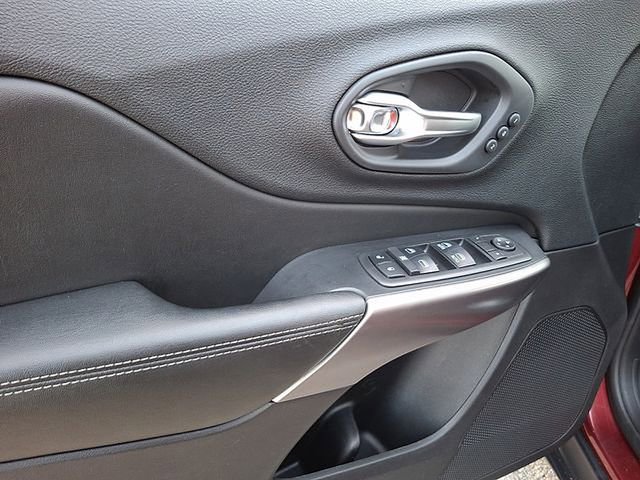 Used 2020 Jeep Cherokee Limited image 12