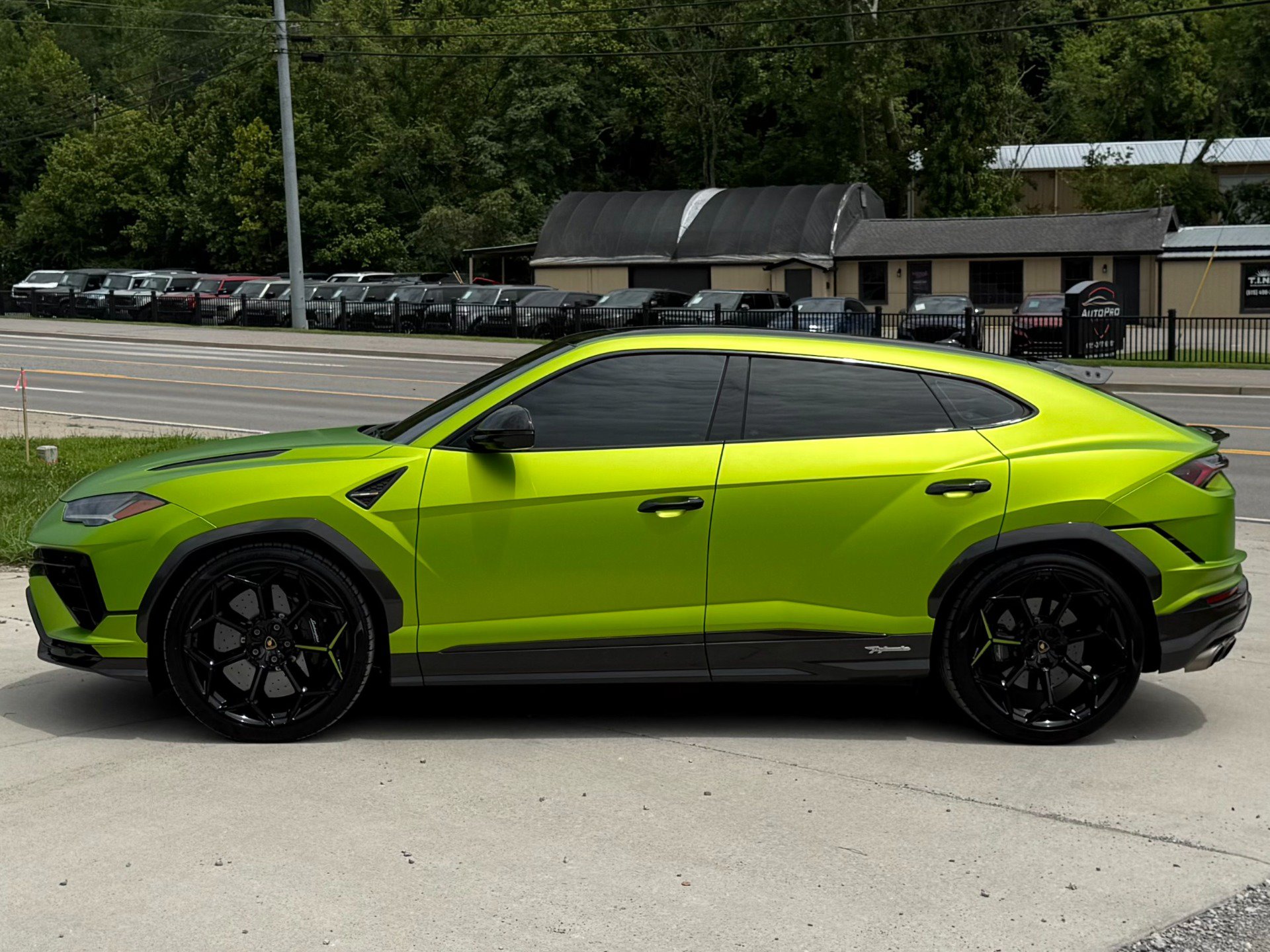 Used 2023 Lamborghini Urus Performante AWD/4WD image 8
