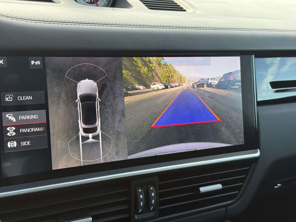 Used 2020 Porsche Cayenne Turbo image 11