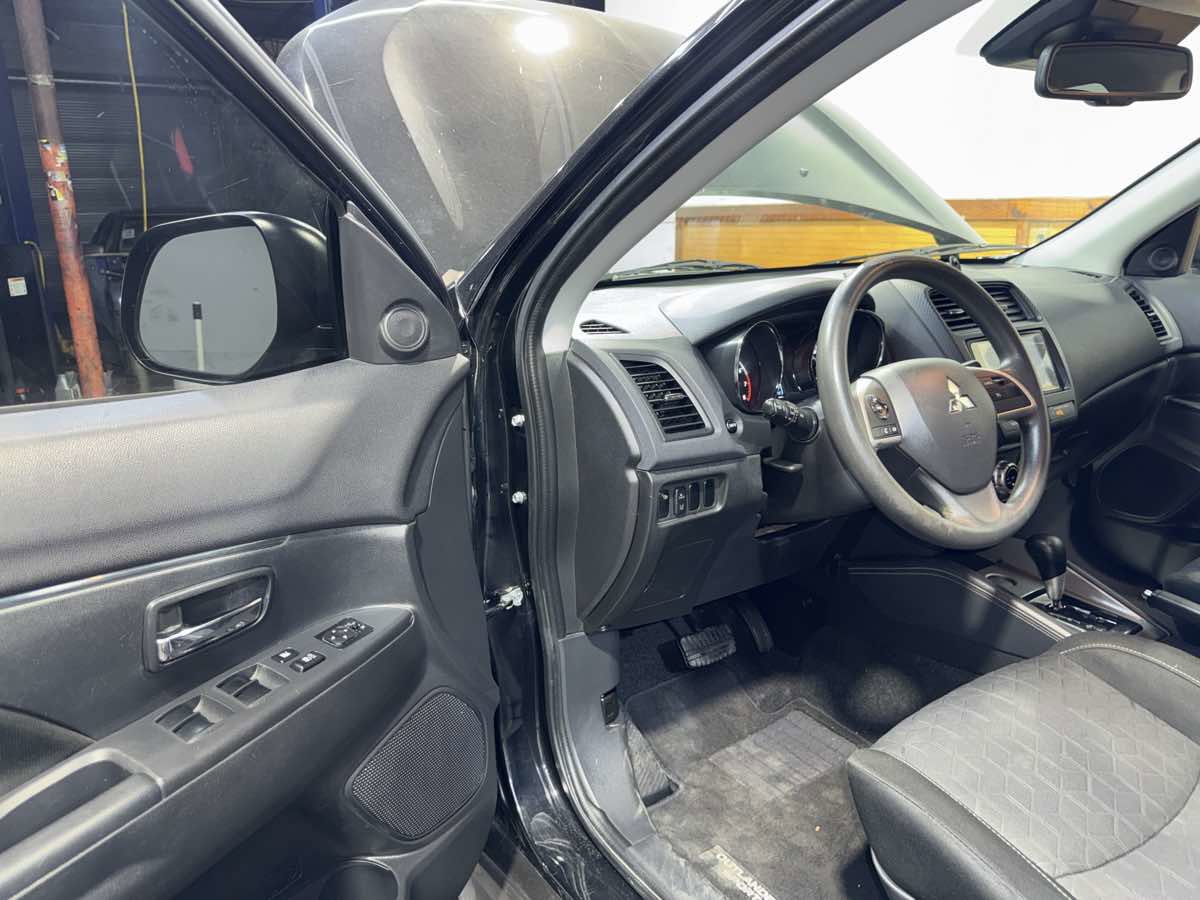 Used 2022 Mitsubishi Outlander Sport ES FWD image 15