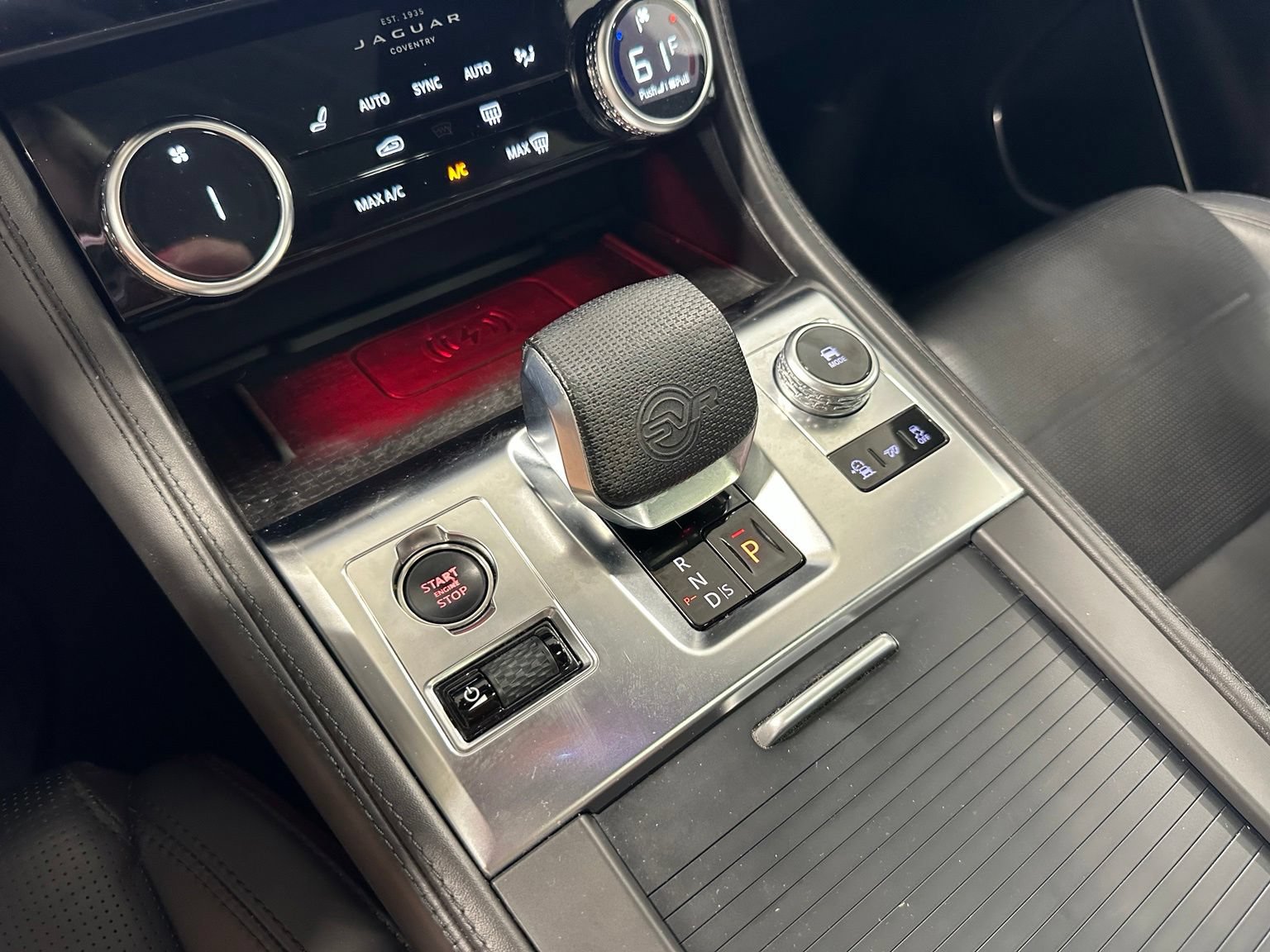 Used 2023 Jaguar F-PACE SVR AWD/4WD image 37