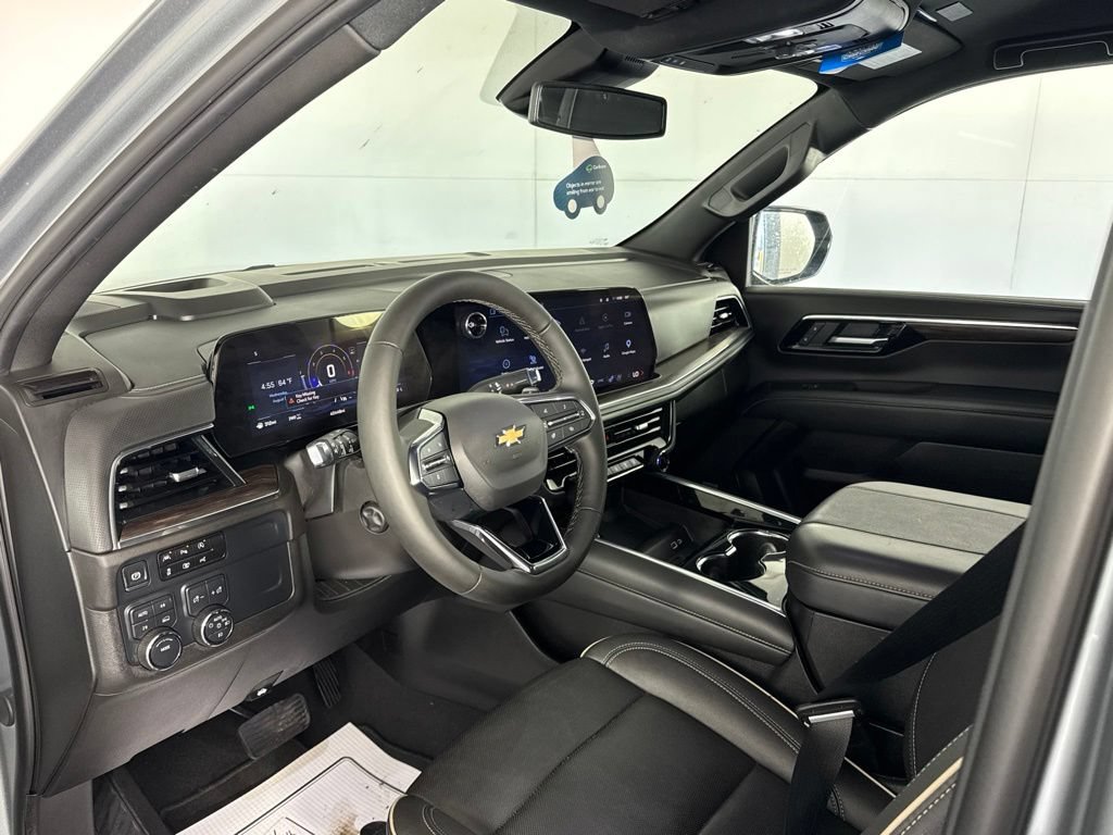 Certified 2025 Chevrolet Suburban Premier AWD/4WD image 10