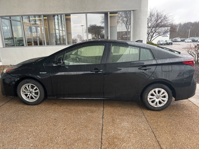 Used 2020 Toyota Prius LE image 8