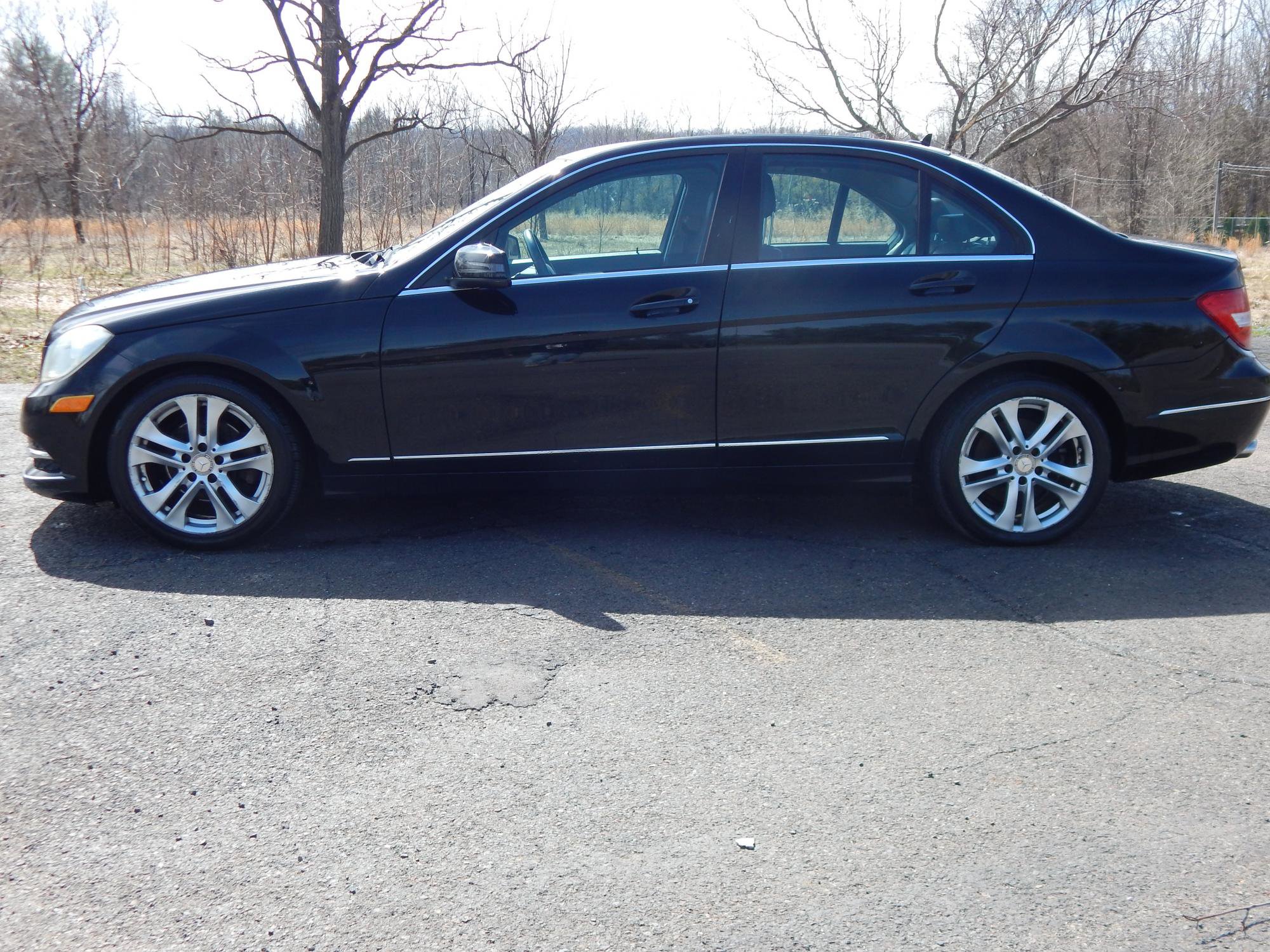 Used 2012 Mercedes-Benz C 300 SEDAN 4-DR image 2