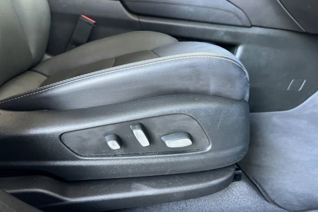 Used 2025 Cadillac XT5 Premium Luxury image 24