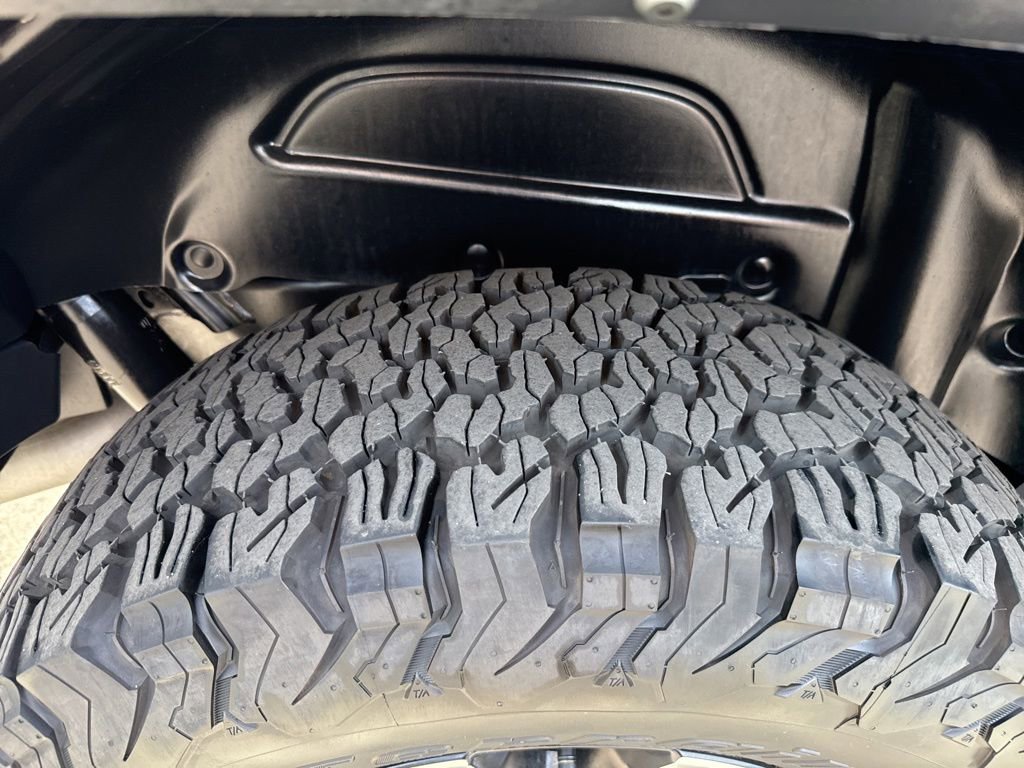 Used 2024 Jeep Wrangler Unlimited Rubicon 4xe AWD/4WD image 11