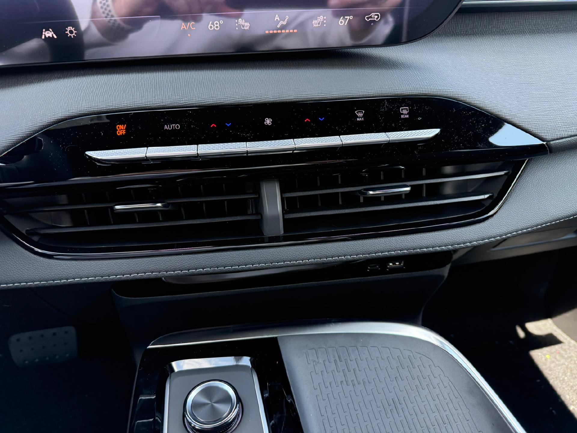 New 2026 Buick Enclave Preferred AWD/4WD image 17