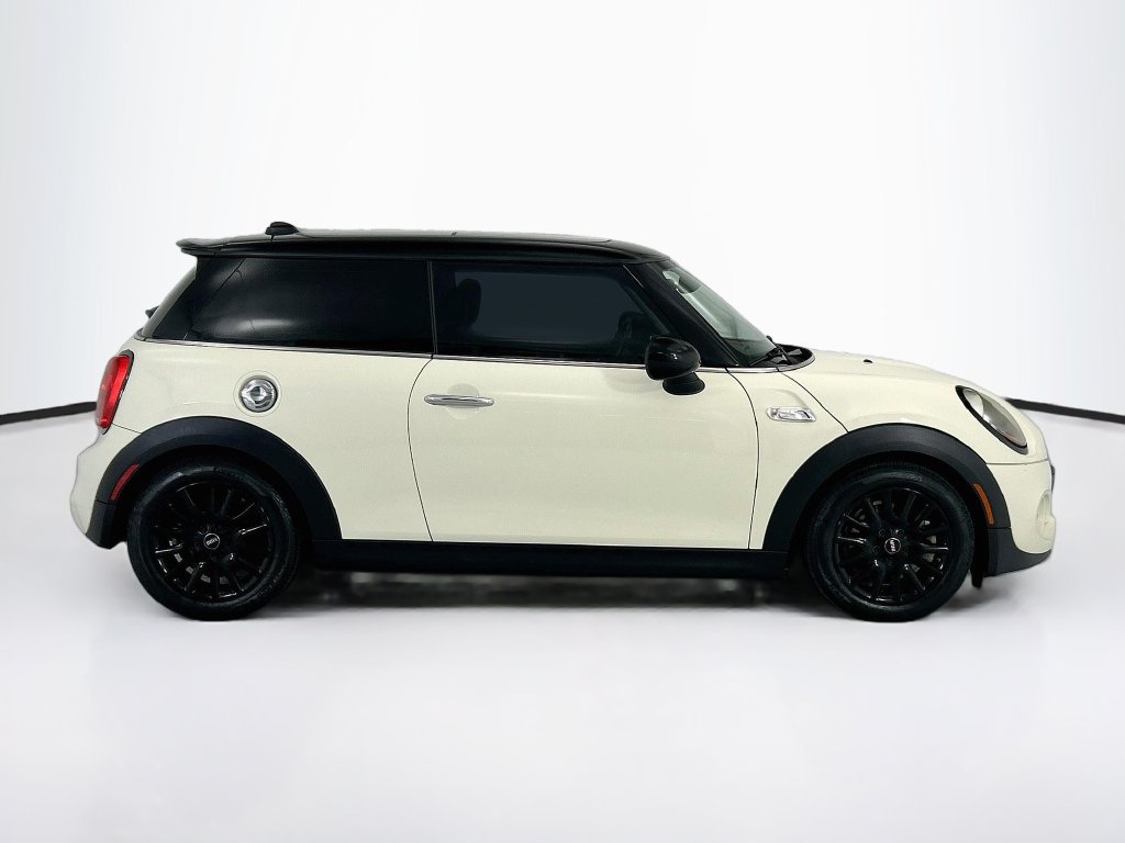 Used 2017 MINI Cooper S FWD image 4