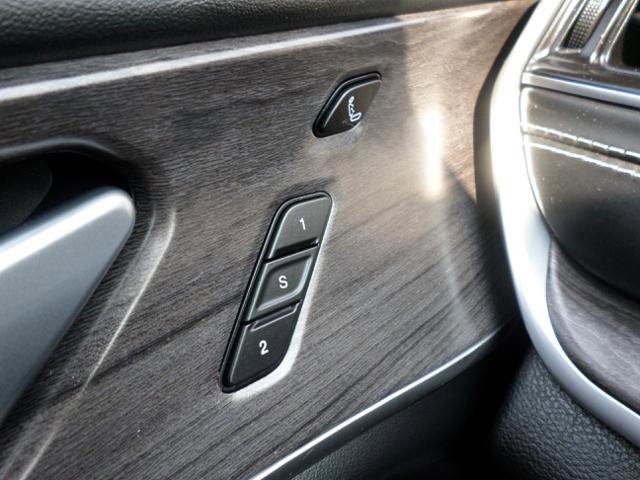 Used 2022 Jeep Grand Cherokee Overland w/ Adv Protech Group III image 30