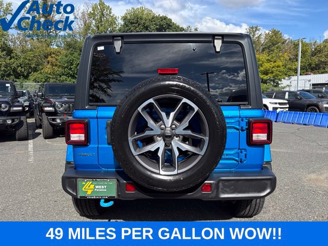 Used 2024 Jeep Wrangler Unlimited w/ Convenience Group AWD/4WD image 17