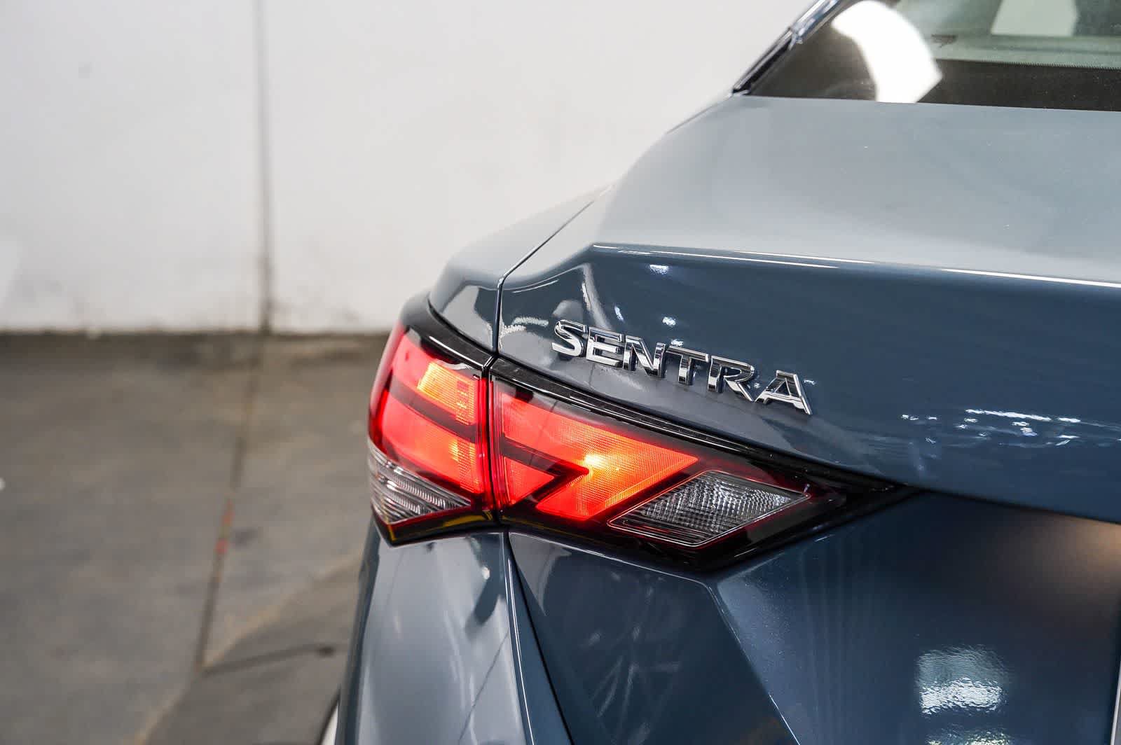 Used 2025 Nissan Sentra SV FWD image 11