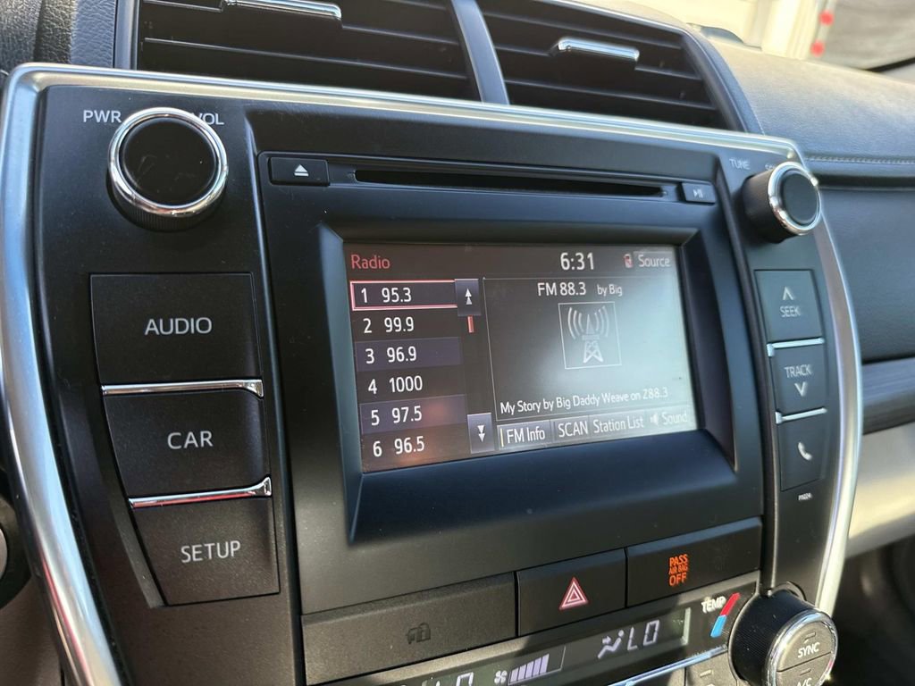 Used 2016 Toyota Camry LE FWD image 32
