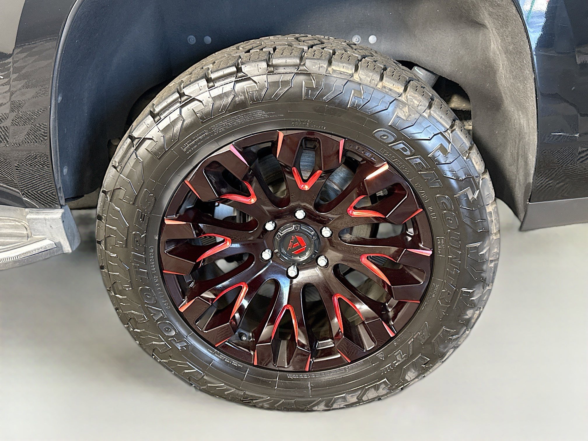 Used 2017 GMC Yukon SLT image 37