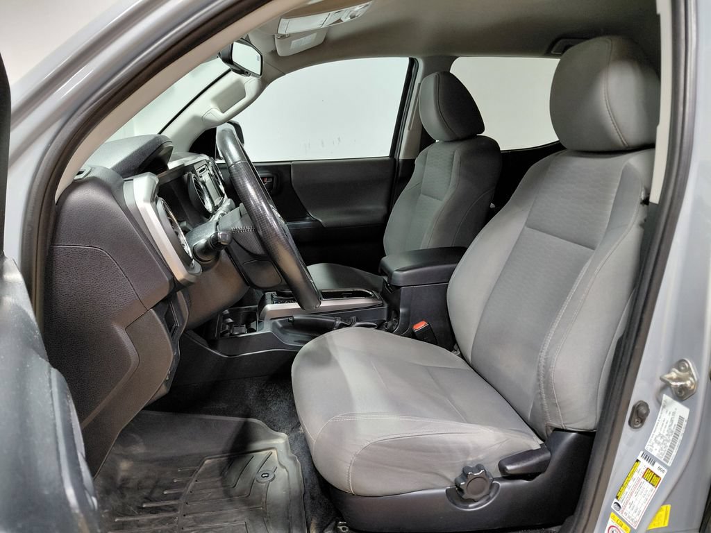 Used 2019 Toyota Tacoma SR5 AWD/4WD image 3