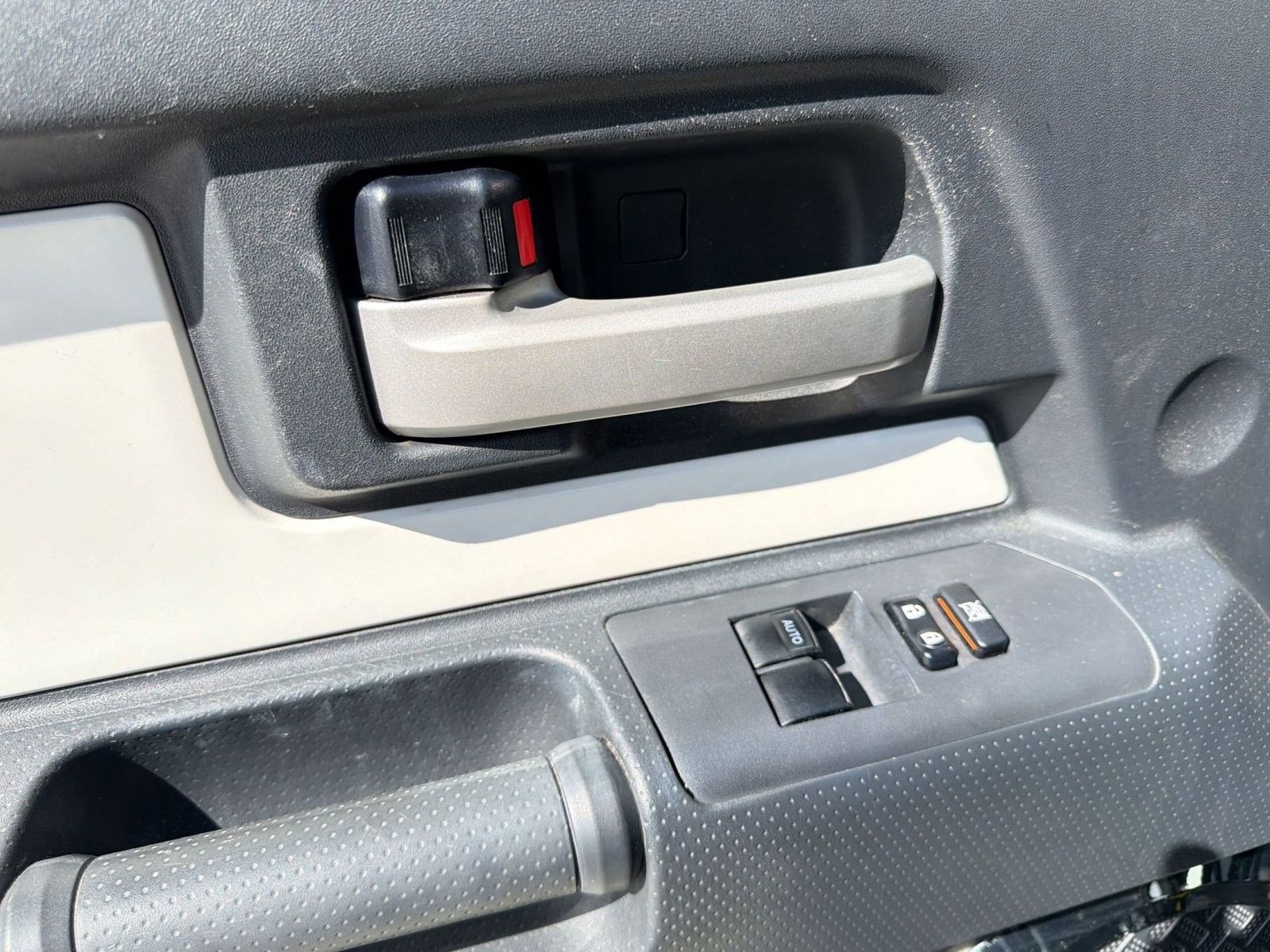 Used 2014 Toyota FJ Cruiser 4WD w/ Upgrade Package image 12