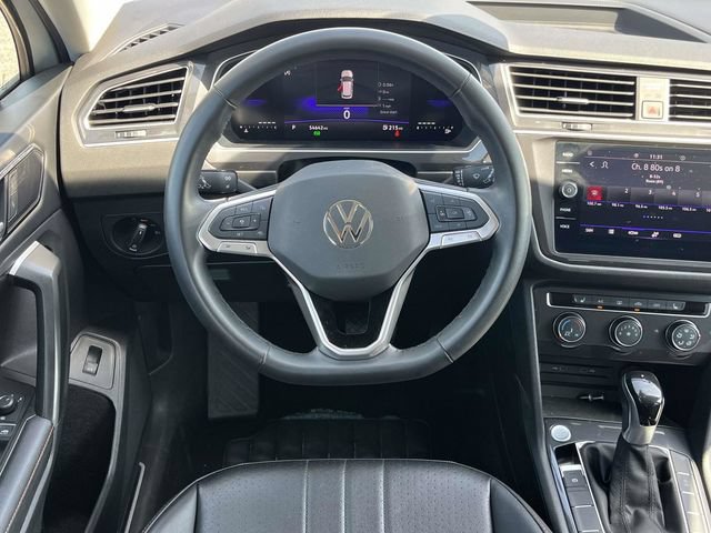 Used 2024 Volkswagen Tiguan SE FWD image 18