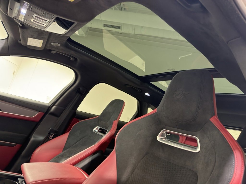 Used 2023 Jaguar F-PACE SVR image 19