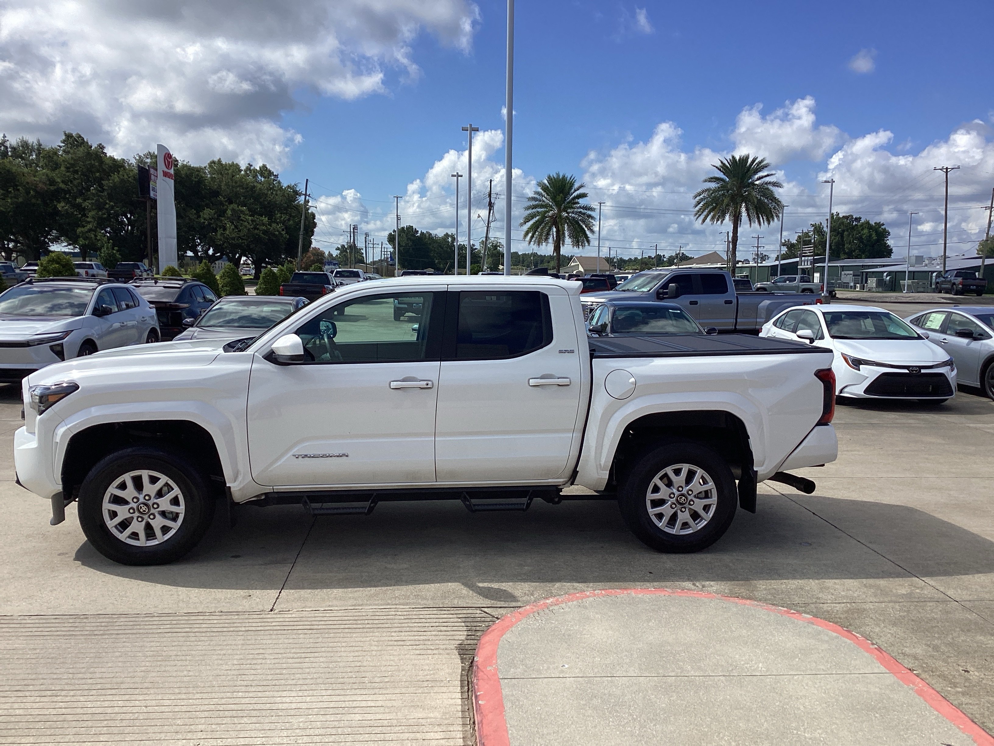 Used 2024 Toyota Tacoma SR5 RWD image 4