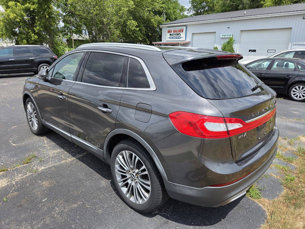 Used 2017 Lincoln MKX Reserve w/ Lincoln MKX Climate Package AWD/4WD image 3