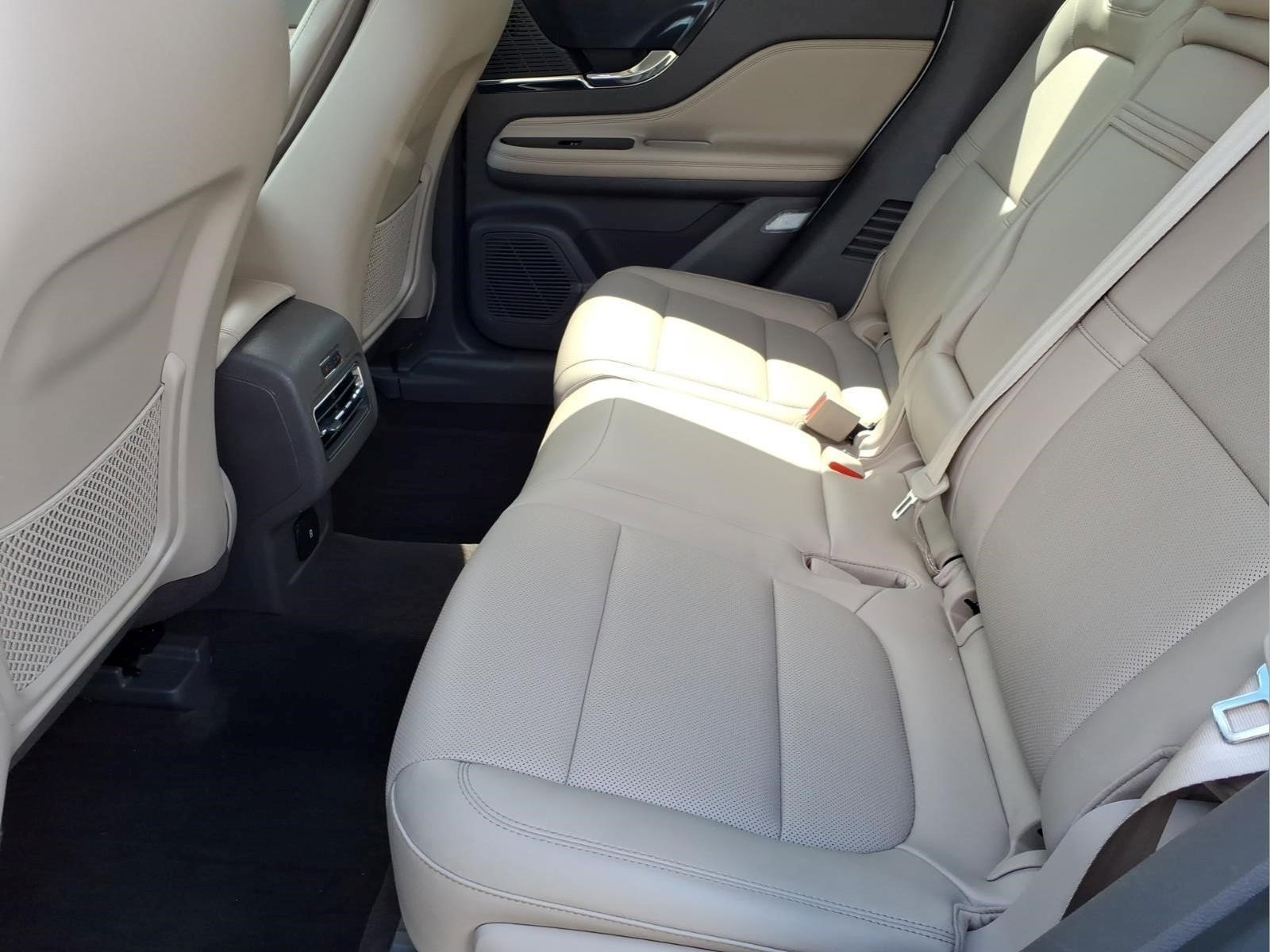 Certified 2022 Lincoln Corsair AWD w/ Equipment Group 101A image 17