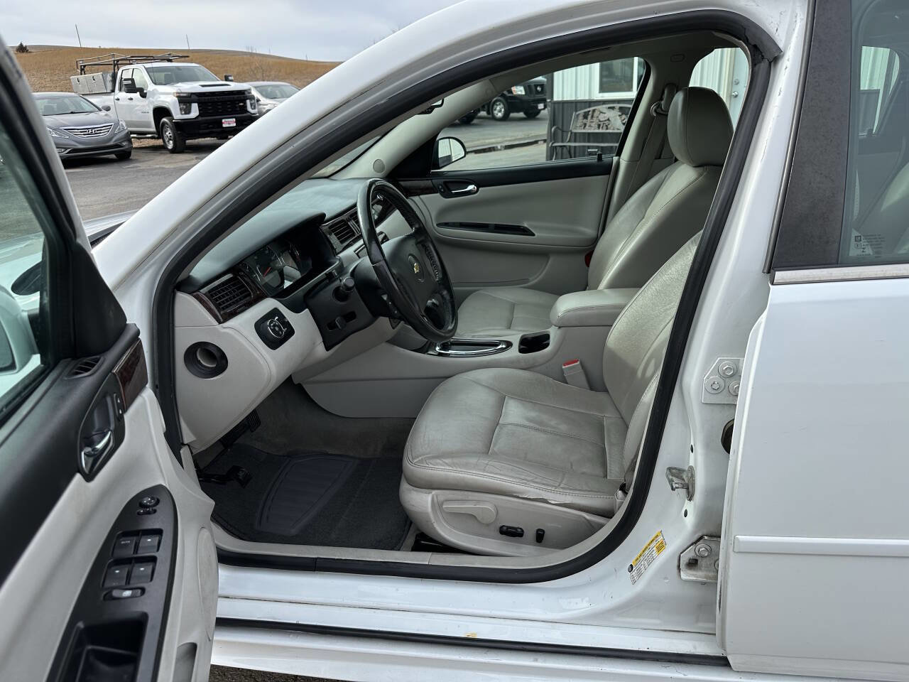 Used 2014 Chevrolet Impala LTZ image 9