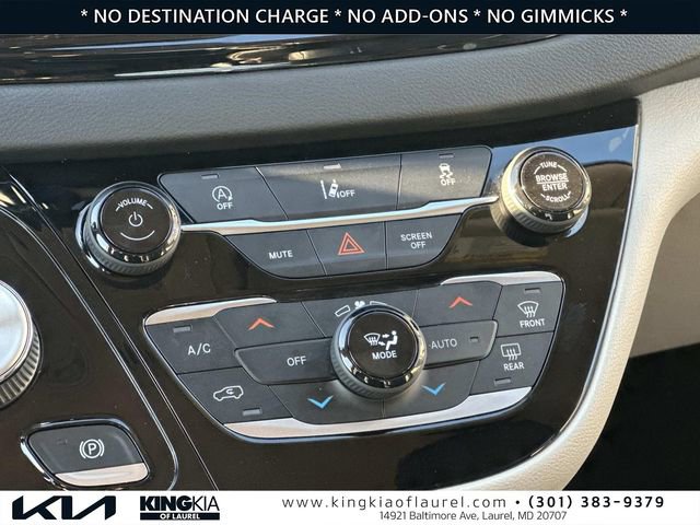 Used 2022 Chrysler Pacifica Touring-L image 5