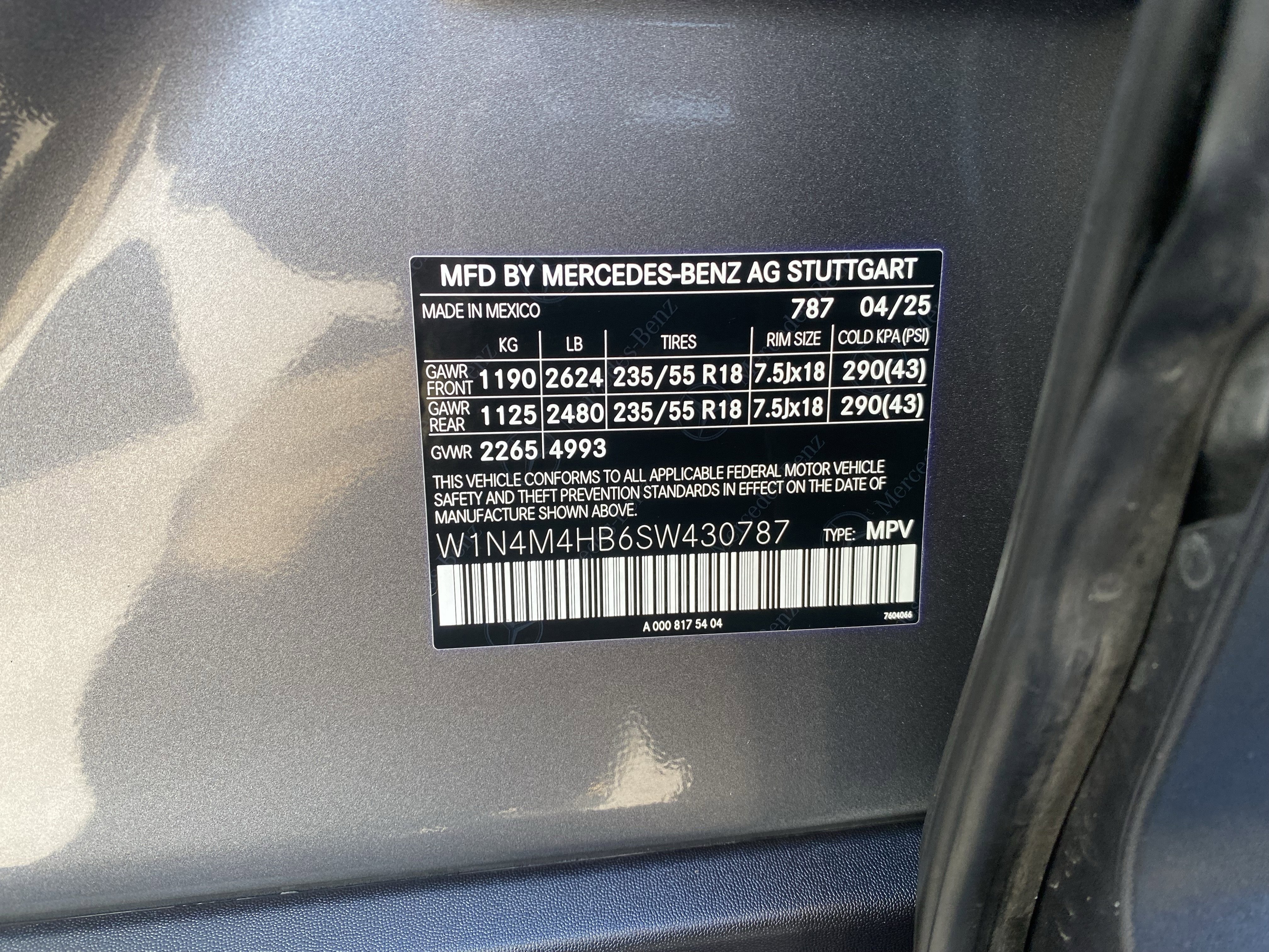 Used 2025 Mercedes-Benz GLB 250 4MATIC image 29