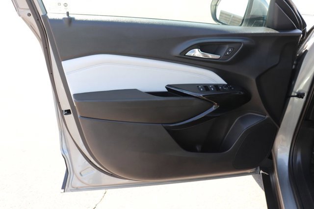 Used 2025 Chevrolet Trax LT image 8