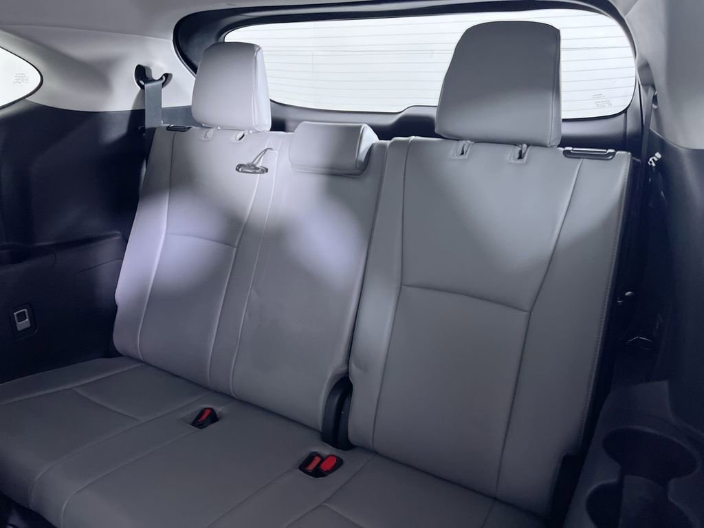 Used 2023 Toyota Highlander Bronze Edition image 26