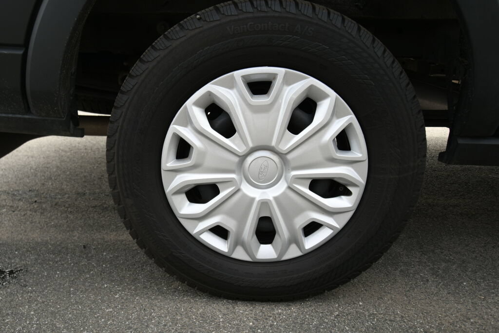 Used 2025 Ford Transit 350 XLT RWD image 29
