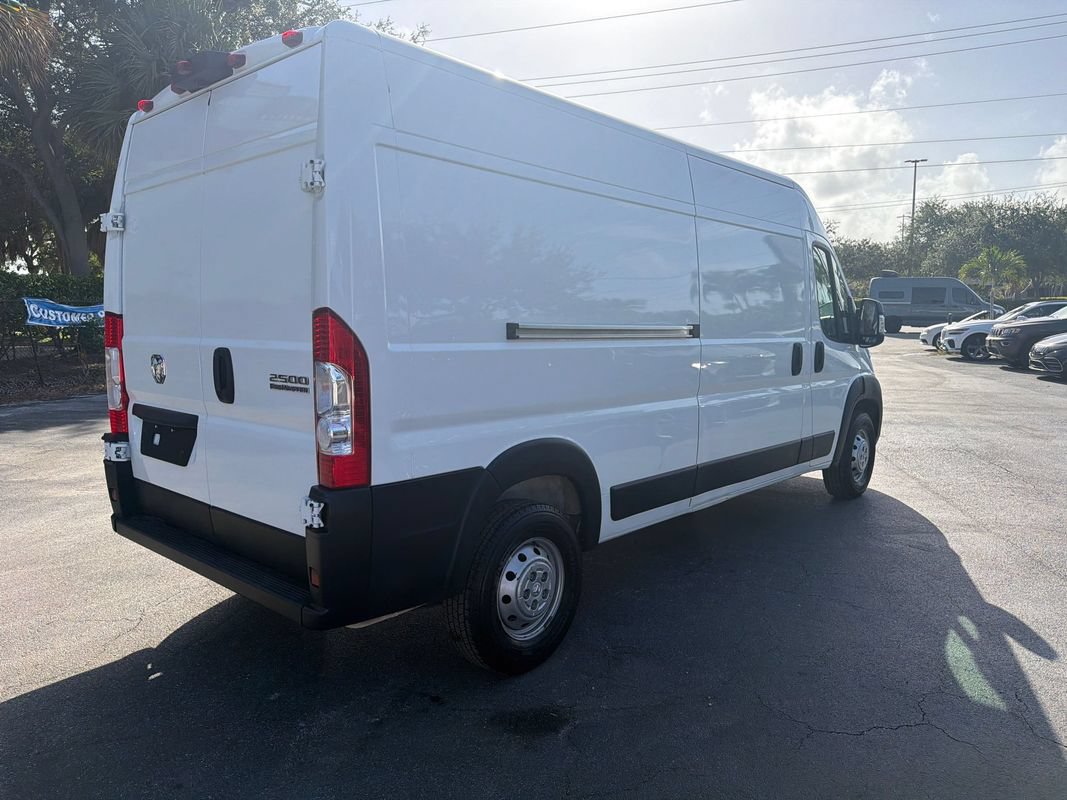 Used 2024 RAM ProMaster 2500 FWD image 4